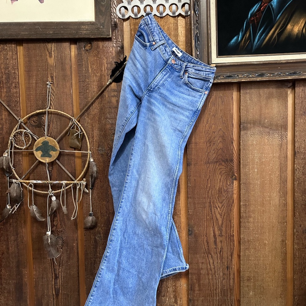 Wrangler Women’s Light Blue Denim Wide Leg Low Rise Jeans 24x34